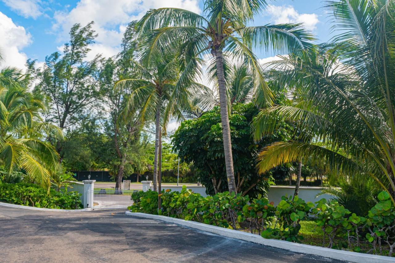 Studio 7 - Oceanfront Apartment Nassau Exterior photo