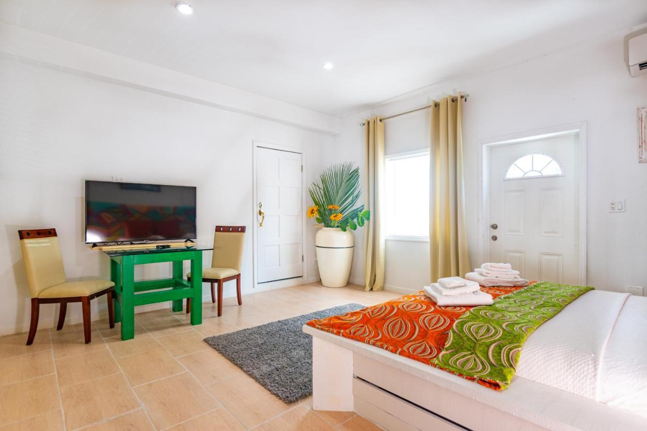 Studio 7 - Oceanfront Apartment Nassau Exterior photo